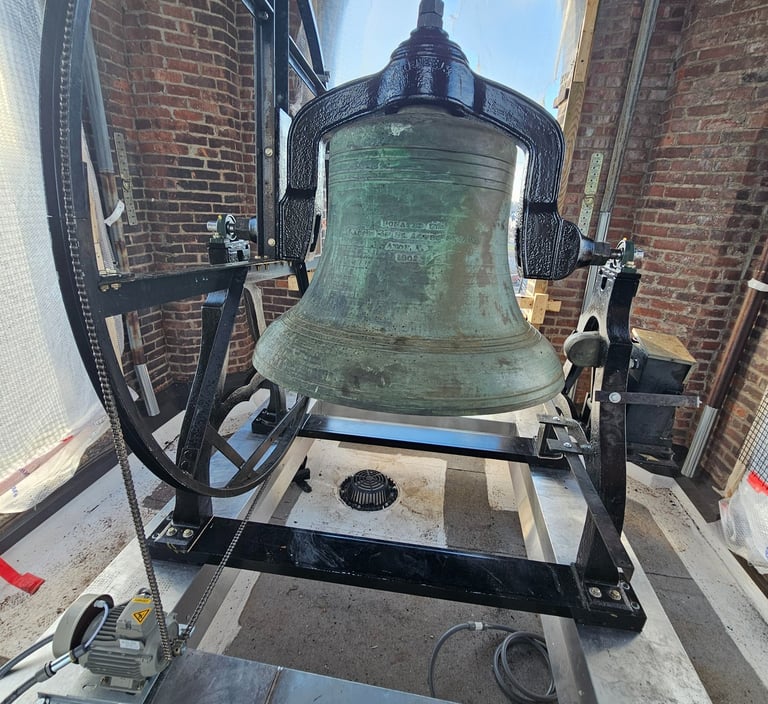 Newly Renovated Cast Bell