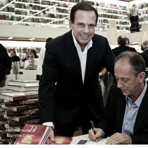 Fotografía de João Doria (exalcalde de São Paulo) y Walter Feldman, en el evento.