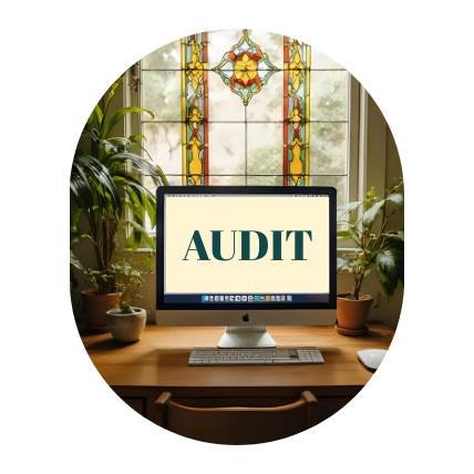 ordinateur ouvert avec écrit audit seo