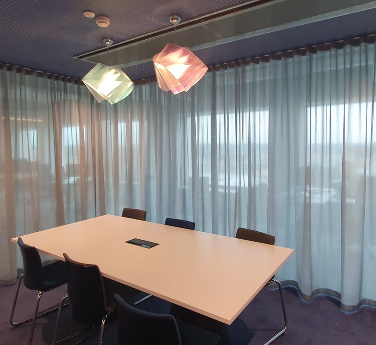 dieniniai akustiniai audiniai