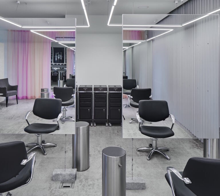 pereinancios spalvos audinys