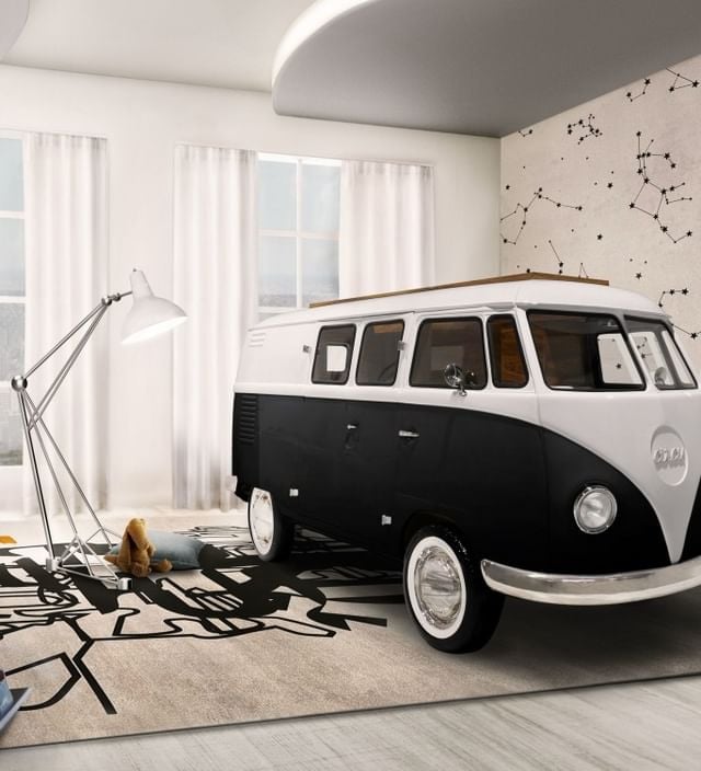 baltai juodas kilimas interjerui