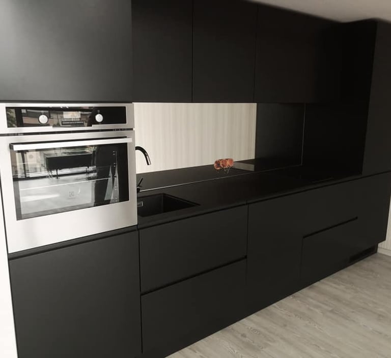 šviesios vinilinės grindys