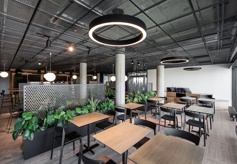 akustines grindybiuro valgykloje