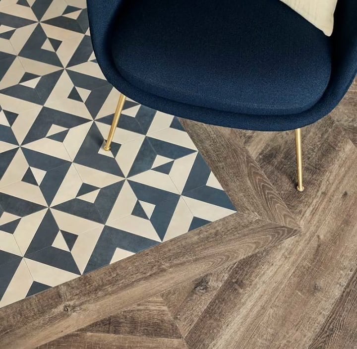 ar0w7710-aged-oak-halcyon-pleat-decor-echo-dc491