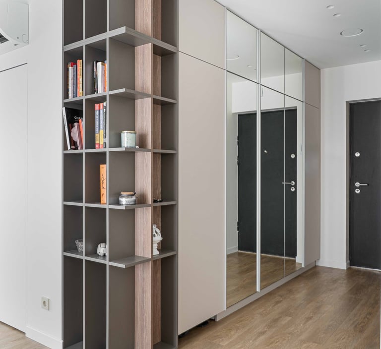 Vinilinės girndys koridoriuje