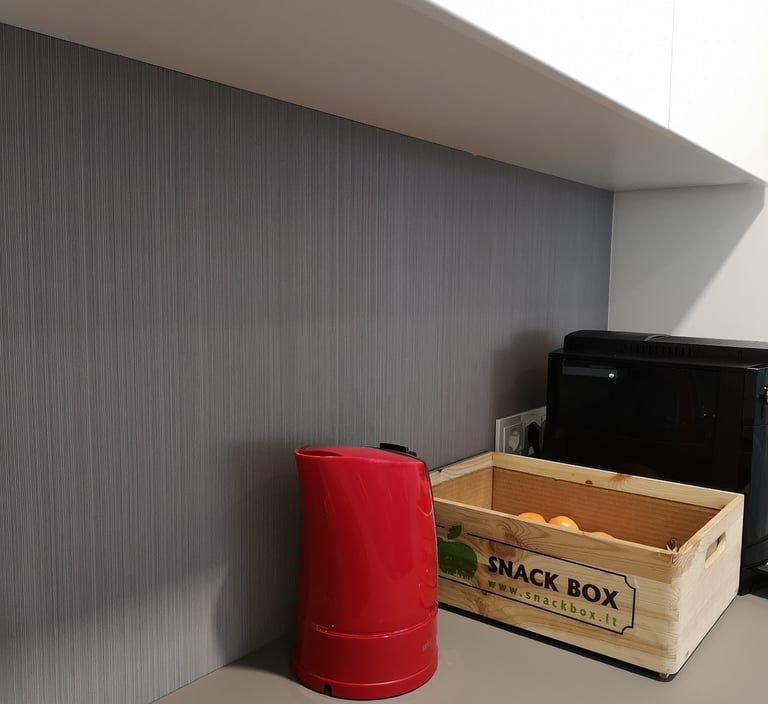 sienu apdaila po spintelemis