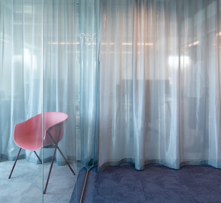 dieniniai uzuolaidiniai akustiniai audinai