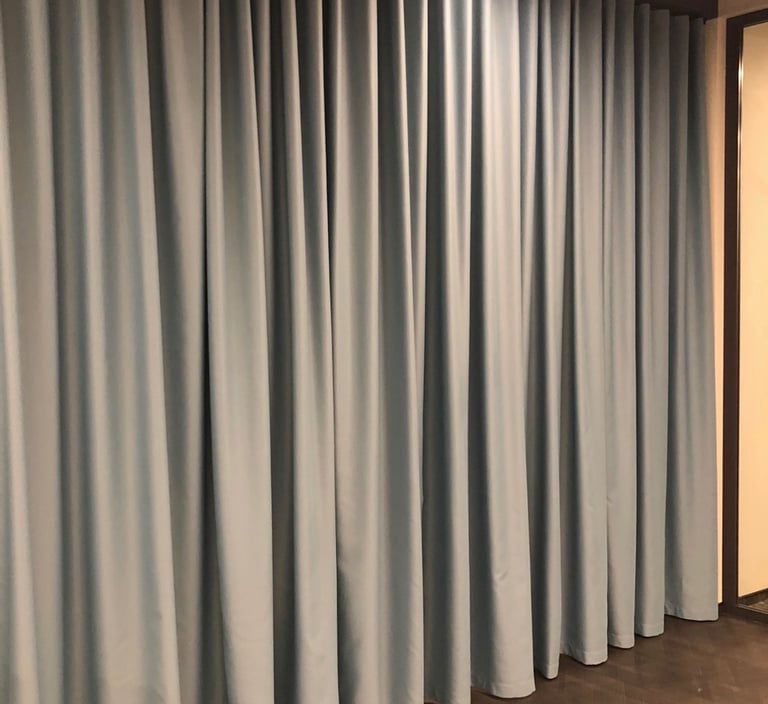 pertvaros iš akustiniu uzuolaidu