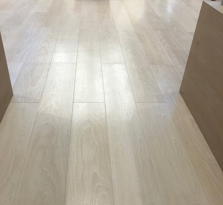 LVT grindys prekybos vietoms