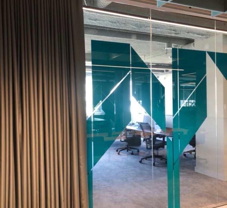 akustines uzuolaidos