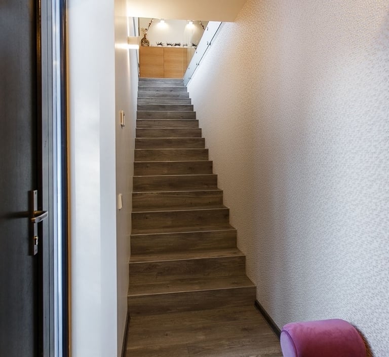 vinilinės grindys ant laiptų