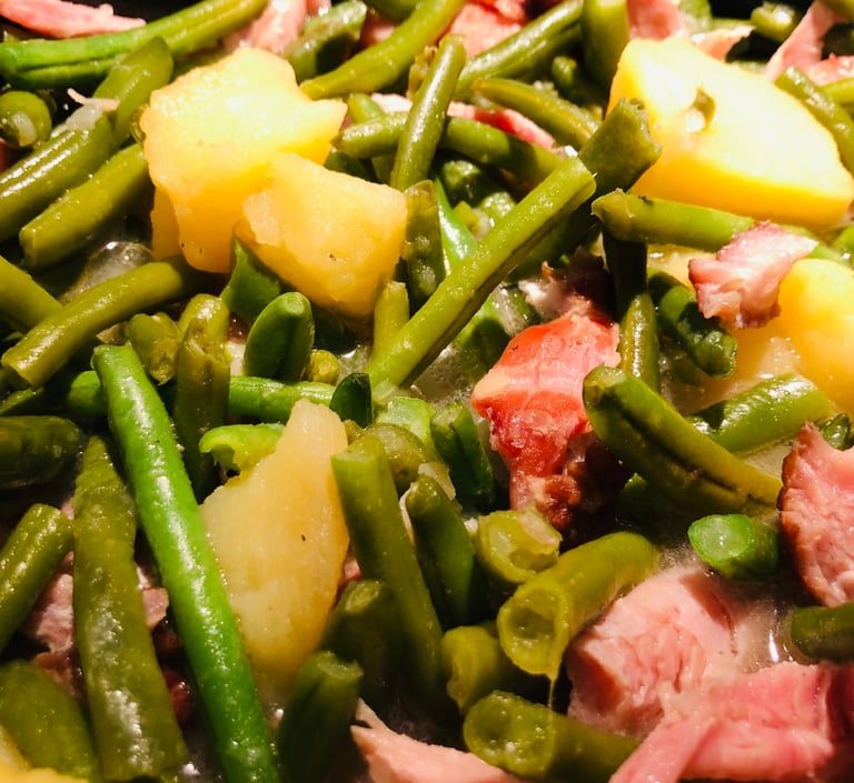 green beans with ham and potatos