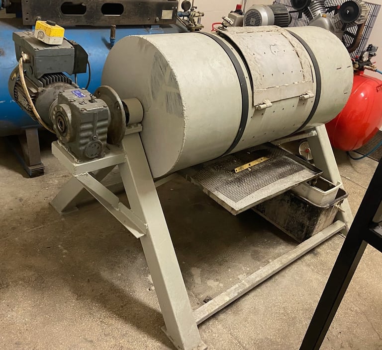 машина для зняття задирок