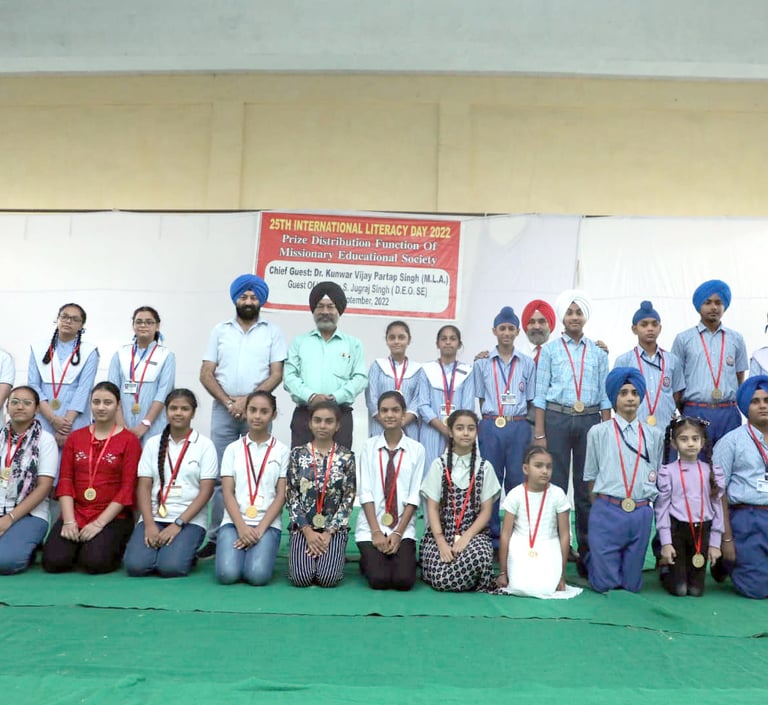 art competition judge guvinderpal singh with jaspal bhatti's brother
