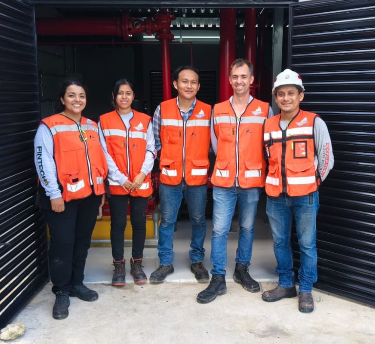 Especialistas contra incendio entregando proyecto llave en mano de cuarto de bombas contra incendio