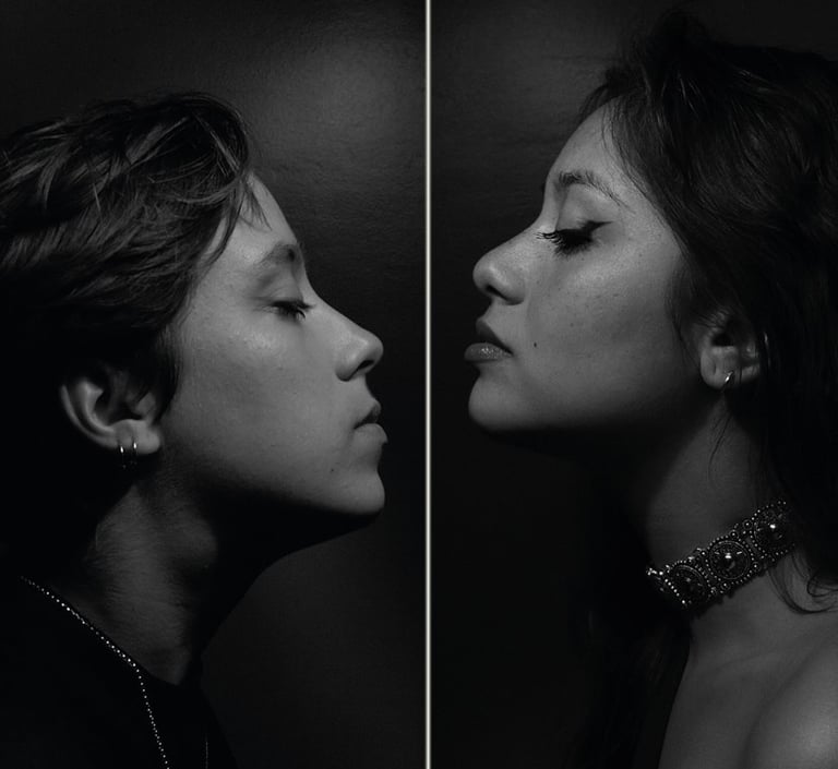 "mage représentant l'équipe créative d'Ammonite Production