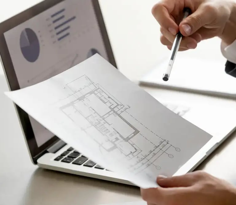 Análisis de oportunidades de inversión inmobiliaria y gestión de activos