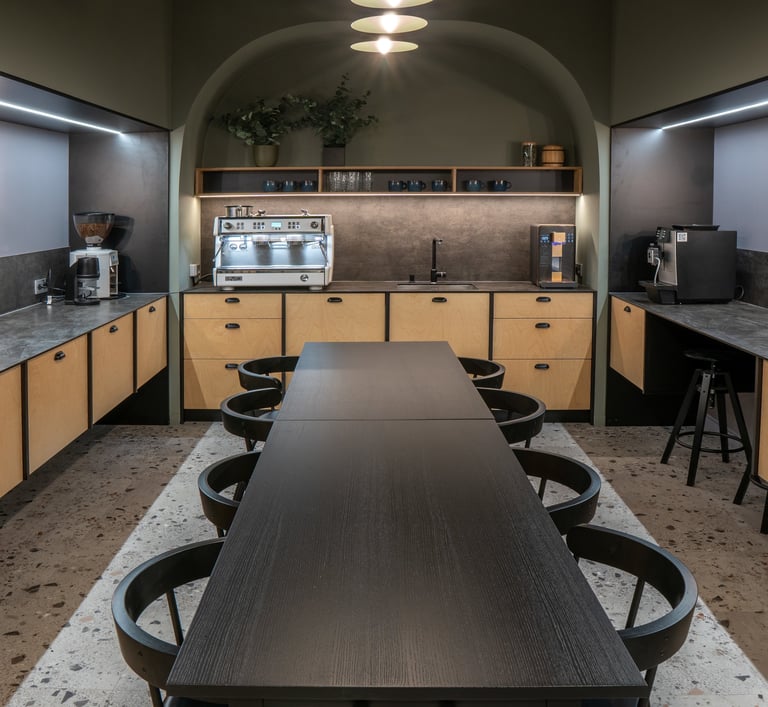 Biuro virtuvė su Amtico vinilinėm grindim