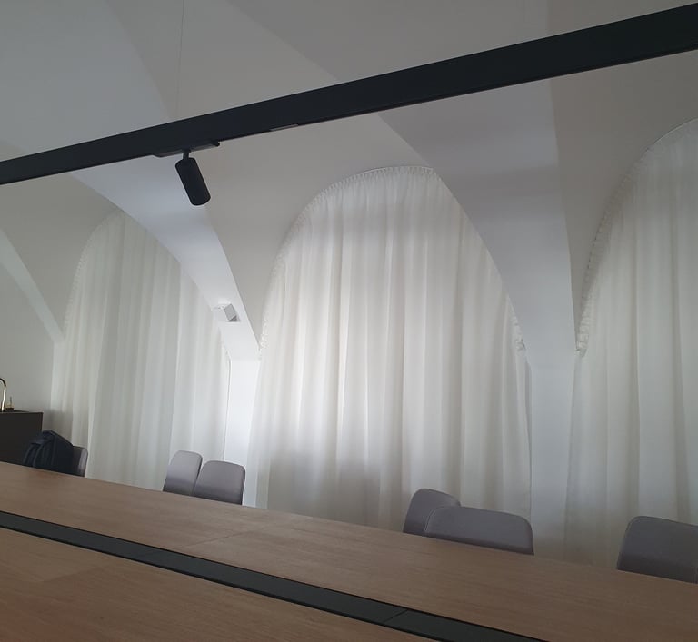 nestandariniai užuolaidų sprendimai
