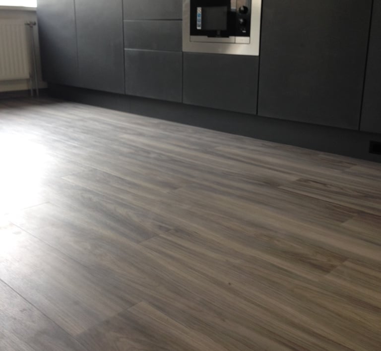 LVT grindys biurui