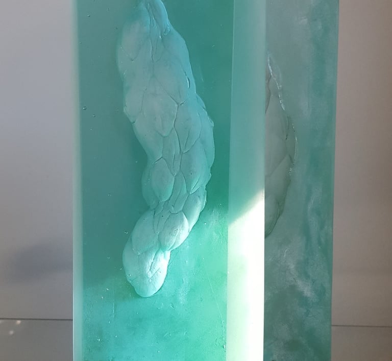 Glass casting object "magnolia" gegoten in Tsjechie met Banas glas, Josien Geerdink