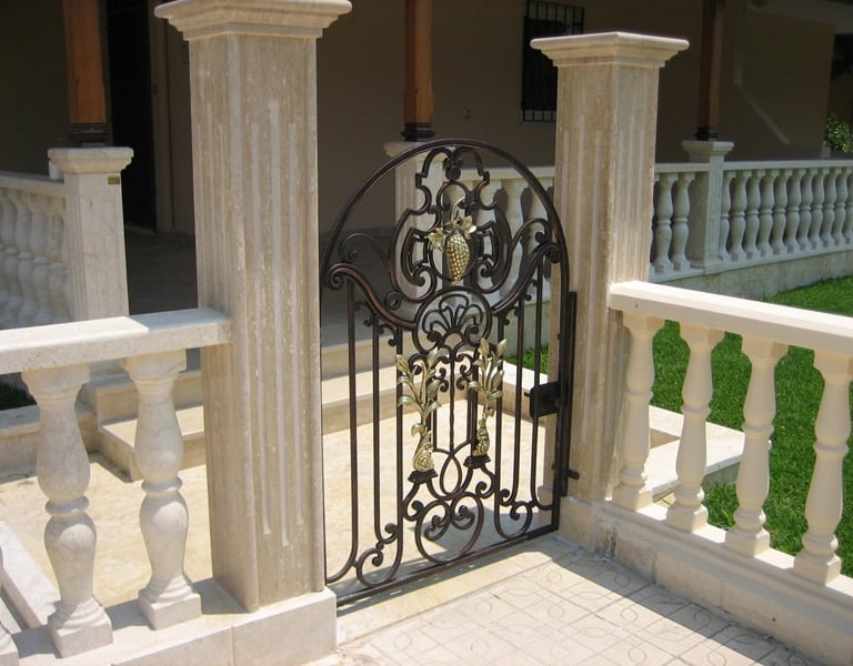 Portillon en métal fer forgé noir et or doré