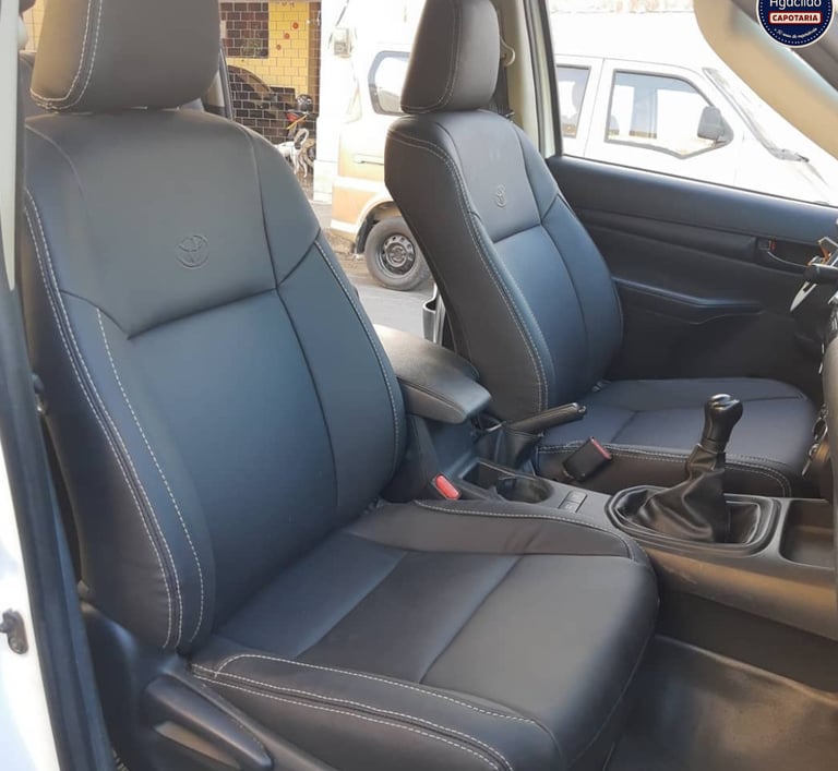 Quer revestir o banco da hilux ? Revestimento do banco da Hilux é na Agacildo Capotaria ! Fortaleza