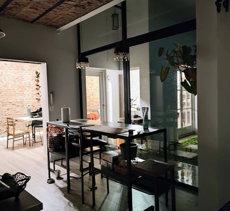 vivienda con estilo industrual , clasico y moderno