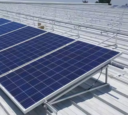 Adjustable tilt triangle mounting rack