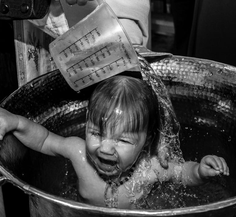 кръщене на дете заснето от Фотограф Светлана Велинова в град Перник