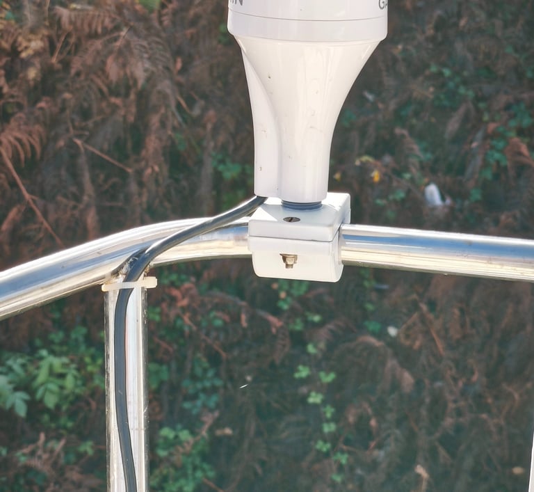 Support antenne GPS pour balcon de bateau en impression 3D fixation solide nautique