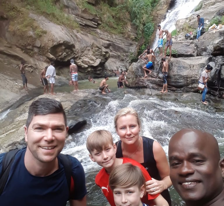 Travel tour with Ceylon Tour 