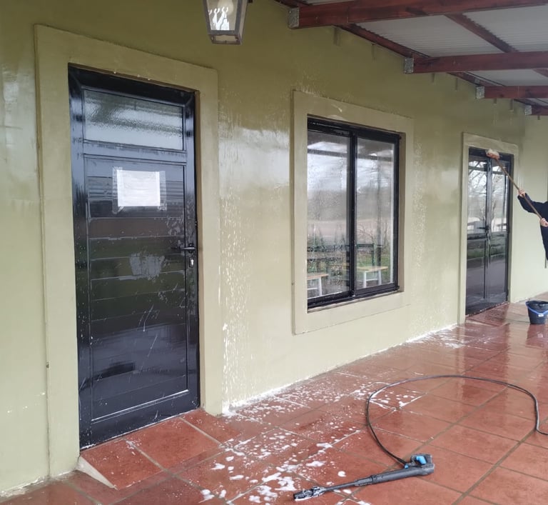Limpieza a fondo de colegio para el inicio del ciclo lectivo