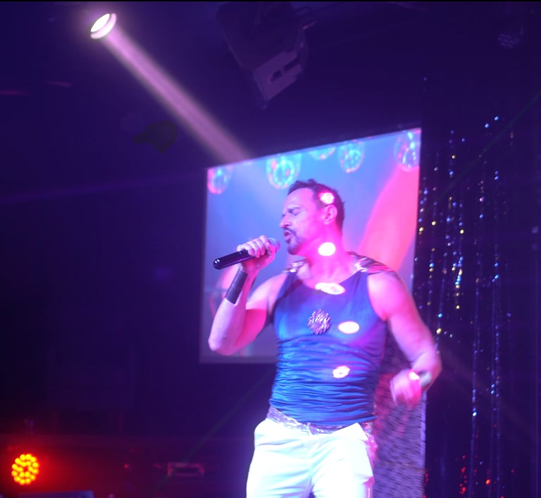 Raphael Pathe performing in Puerto Vallarta