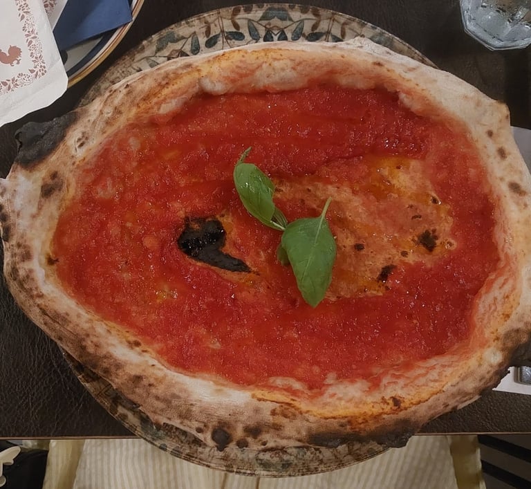 Pizza Marinara bei Pizzeria Napoli, Novalja, Kroatien