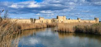 location maison proche Grau du Roi Aigues-Mortes, canal, plage, mer