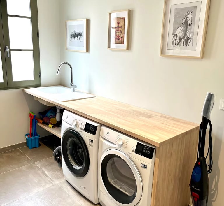 Aigues-Mortes location maison avec lave linge, garage, buanderie