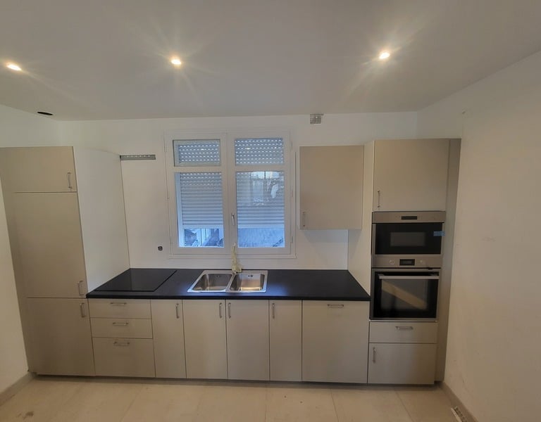  Pose de cuisine moderne sur mesure
