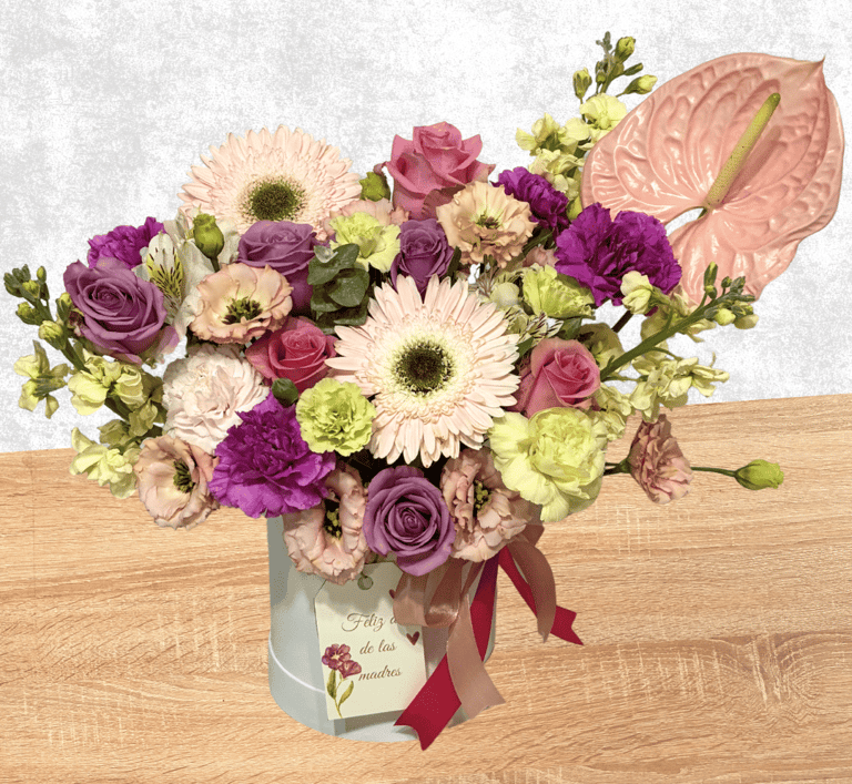 Caja floral con Anturio, gerberas, rosas, claveles y follajes