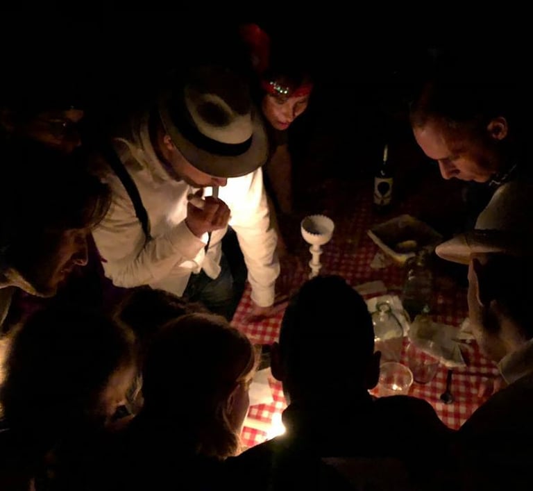 cluedo en vivo para grupos con personajes a interpretar
