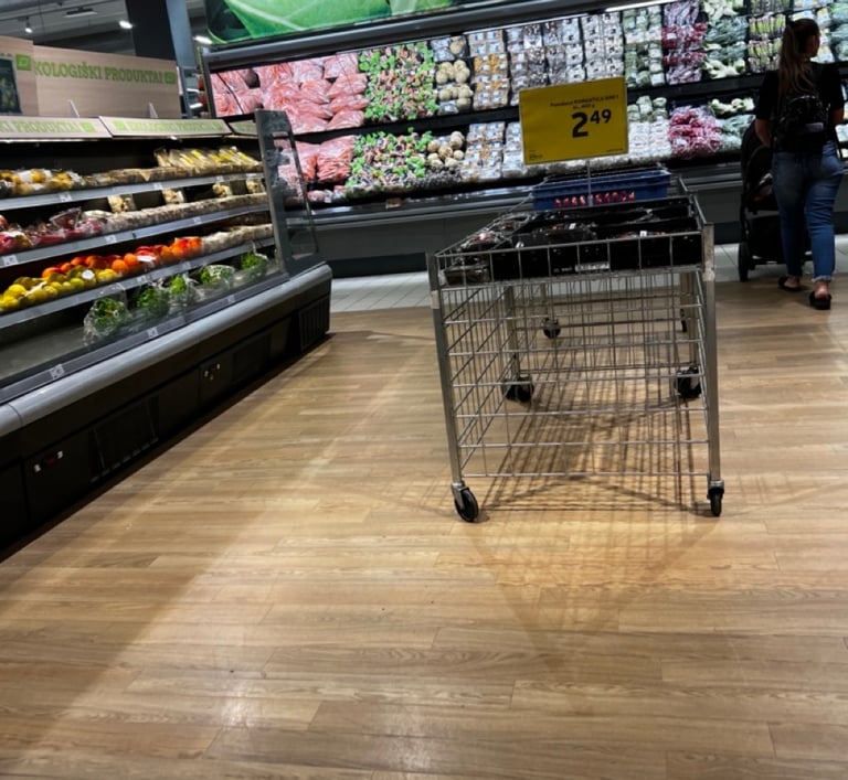 atsparios LVT grindys