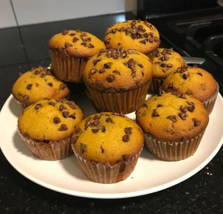 muffins aveia e banana com chocolate