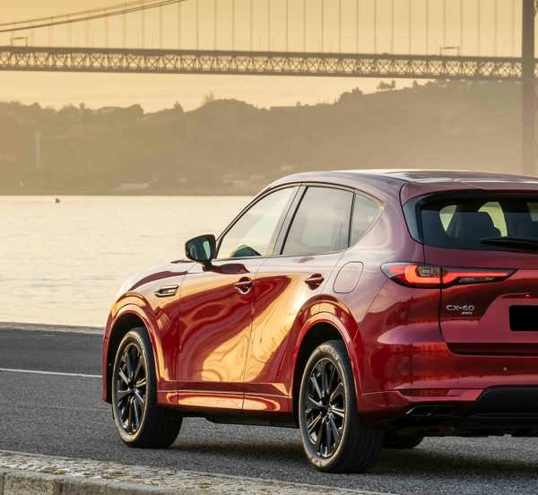 Eksterior Mazda Elegan