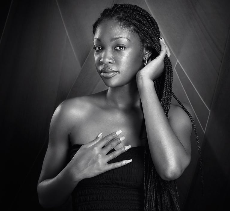 Jeune femme noire mode beauté photo studio