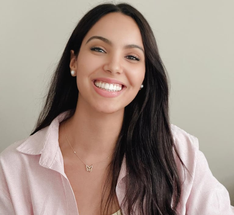 Il sorriso di Dounja Invisalign - Dentisa a Gambara