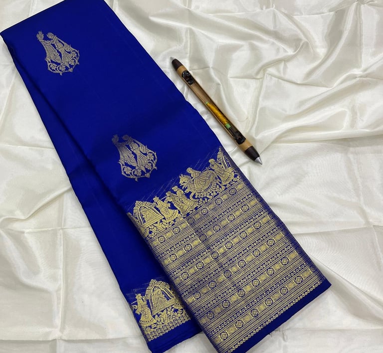 a blue and gold colored sari sari sari sari sari sar