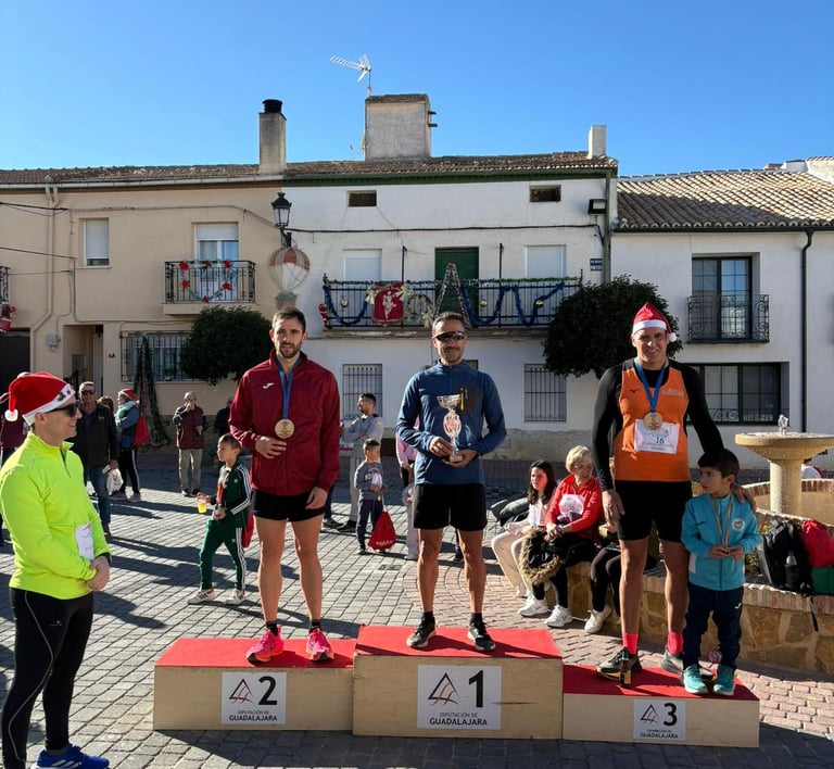 Podium masculino II legua navidela Driebes