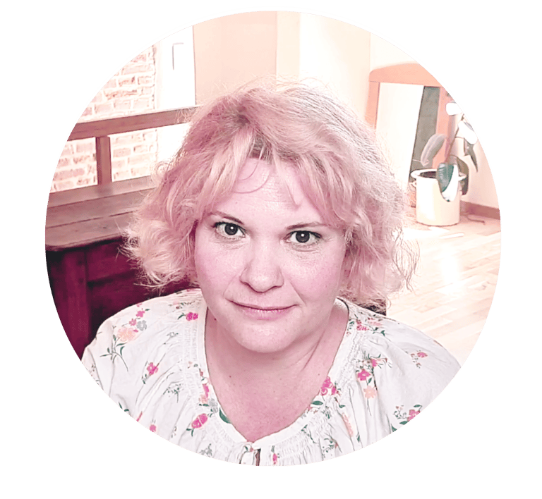 françoise houba, coach certifiée et maitresse de cérémonies paiennes, sorcière rose