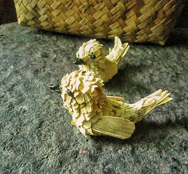 Natural corn husk bird for easter sustainable decor 